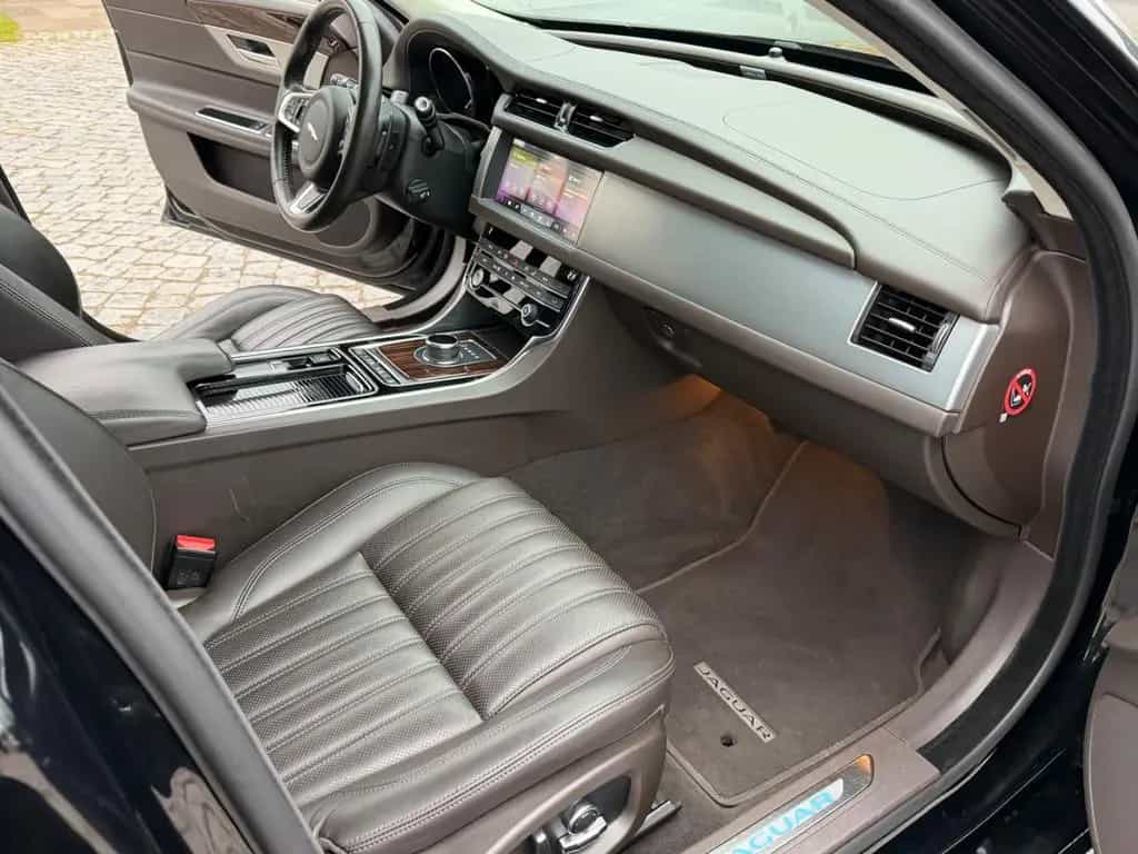 Jaguar XF Pure 25d*AWD*Leder*Alu*Kam*Navi* 05/2019-photo-11
