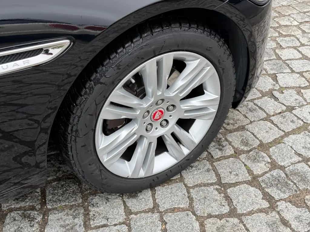 Jaguar XF Pure 25d*AWD*Leder*Alu*Kam*Navi* 05/2019-photo-13