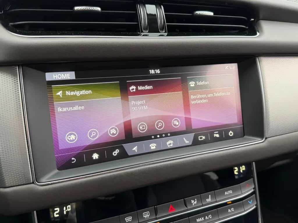 Jaguar XF Pure 25d*AWD*Leder*Alu*Kam*Navi* 05/2019-photo-17