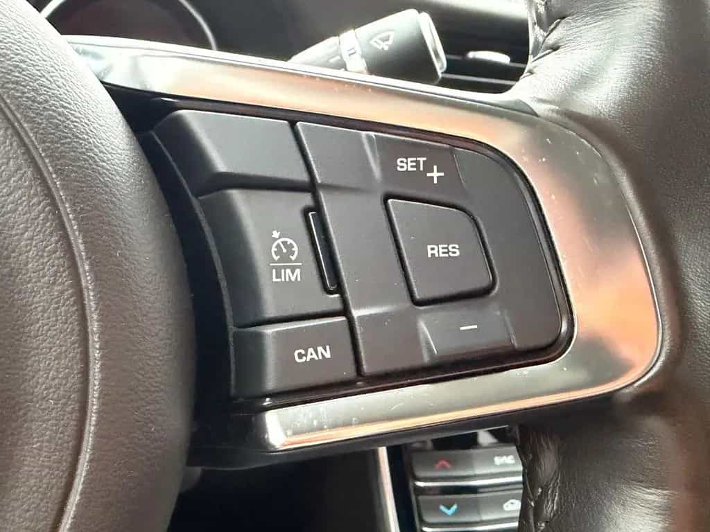 Jaguar XF Pure 25d*AWD*Leder*Alu*Kam*Navi* 05/2019-photo-19