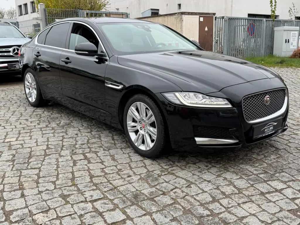 Jaguar XF Pure 25d*AWD*Leder*Alu*Kam*Navi* 05/2019-photo-2