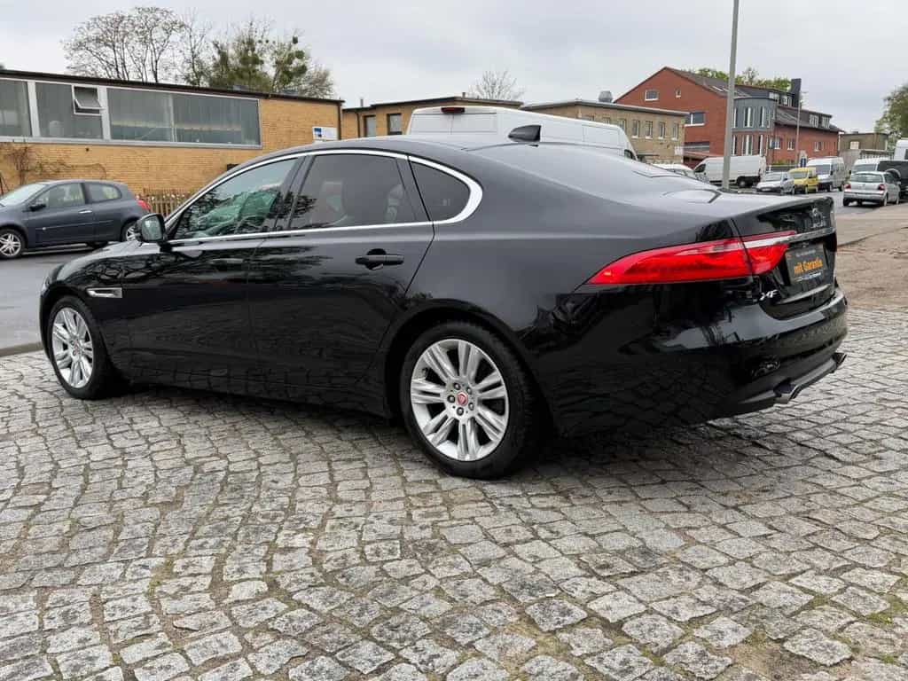 Jaguar XF Pure 25d*AWD*Leder*Alu*Kam*Navi* 05/2019-photo-4
