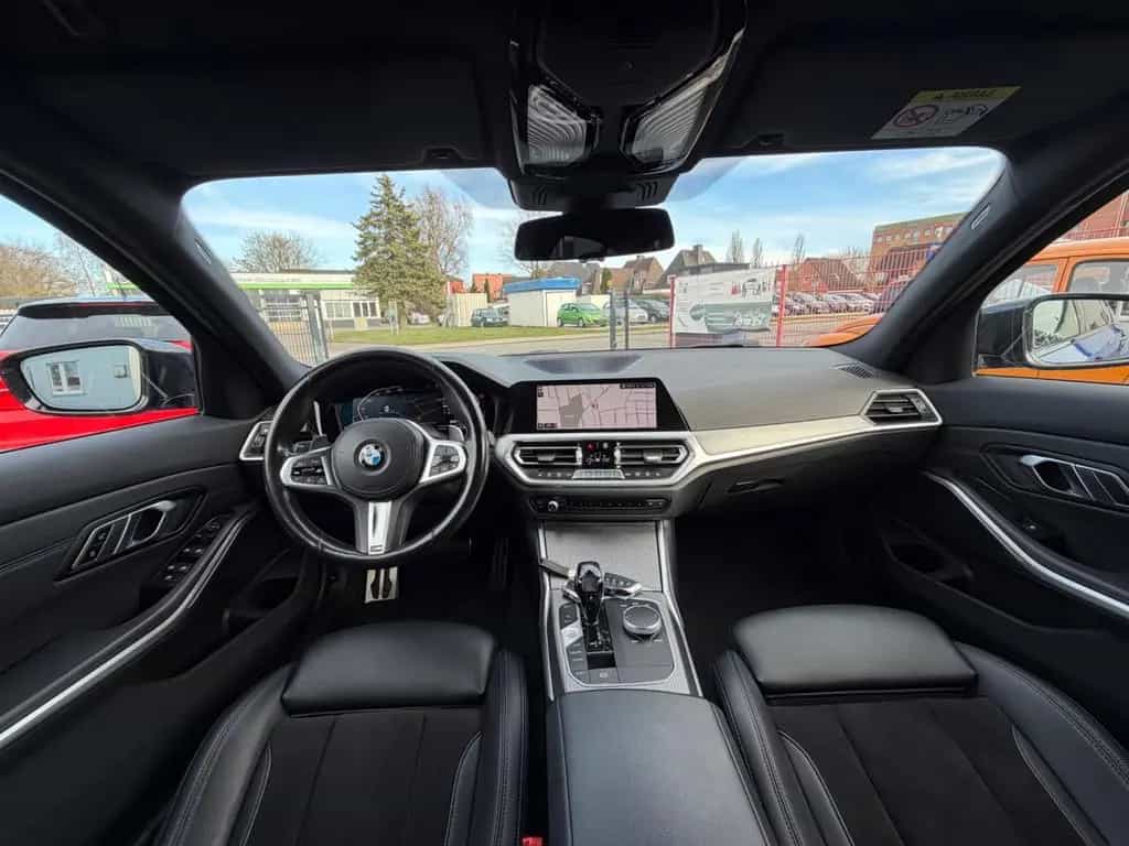 BMW 3 Series 320 i xDrive M Sport Lim. LEDER KAMERA DRIVING 10/2019-photo-14