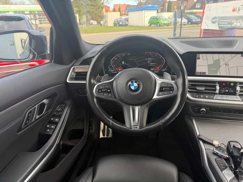BMW 3 Series 320 i xDrive M Sport Lim. LEDER KAMERA DRIVING 10/2019-photo-16