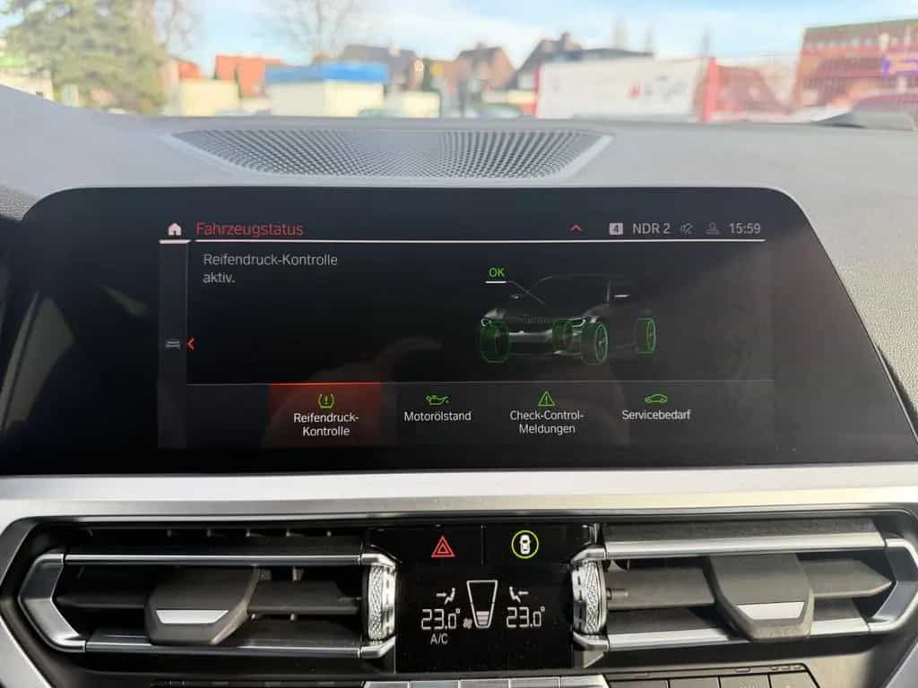 BMW 3 Series 320 i xDrive M Sport Lim. LEDER KAMERA DRIVING 10/2019-photo-28