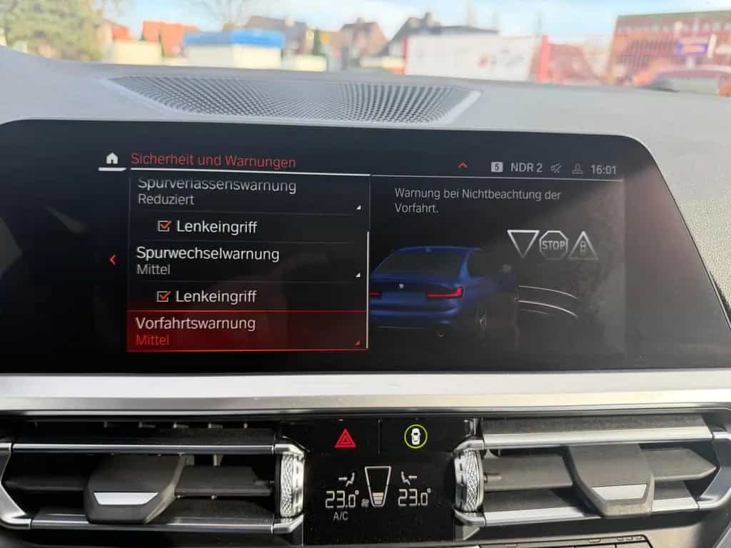 BMW 3 Series 320 i xDrive M Sport Lim. LEDER KAMERA DRIVING 10/2019-photo-31