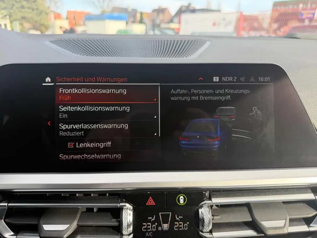 BMW 3 Series 320 i xDrive M Sport Lim. LEDER KAMERA DRIVING 10/2019-photo-32