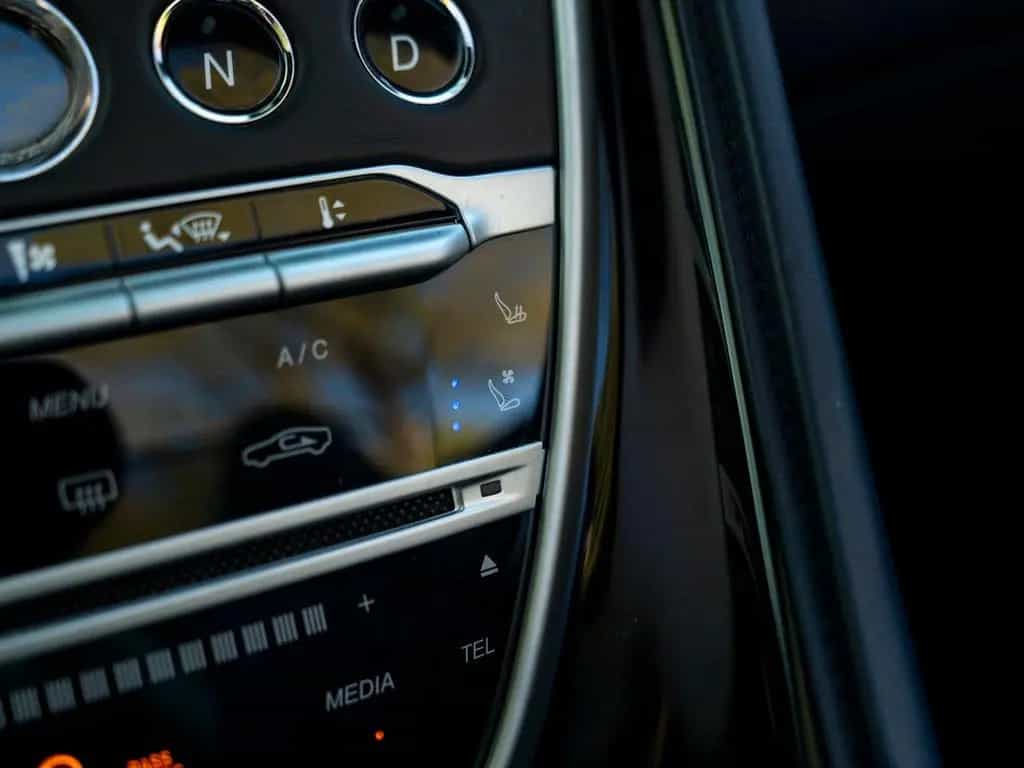 Aston Martin DBS Volante 5.2 V12 Superleggera | Carbon Pack | 07/2020-photo-11