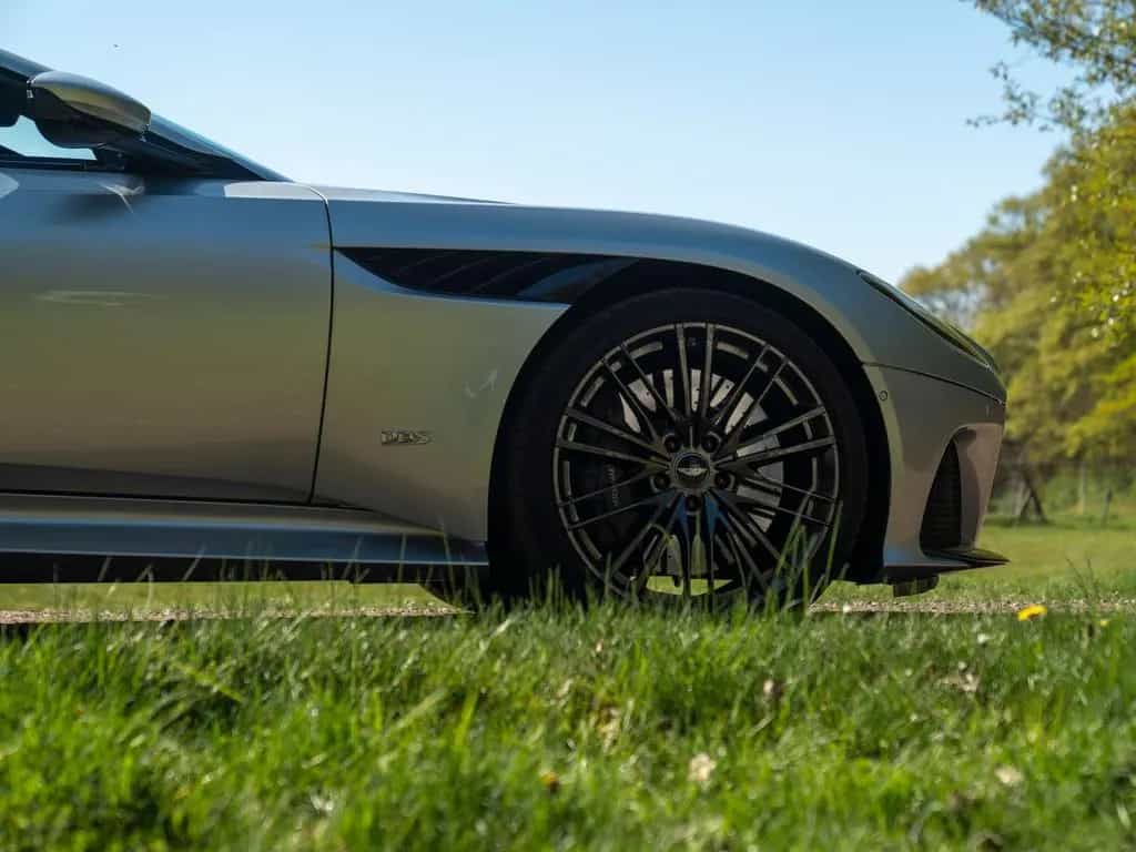 Aston Martin DBS Volante 5.2 V12 Superleggera | Carbon Pack | 07/2020-photo-29