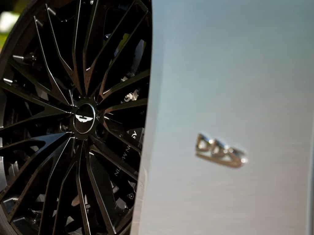 Aston Martin DBS Volante 5.2 V12 Superleggera | Carbon Pack | 07/2020-photo-38