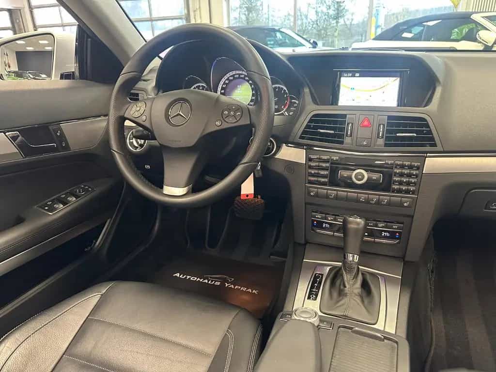 Mercedes-Benz E-Class 200 Cabrio CGI|52.842km|AHK|Aircap|Leder|Navi 10/2010-photo-21