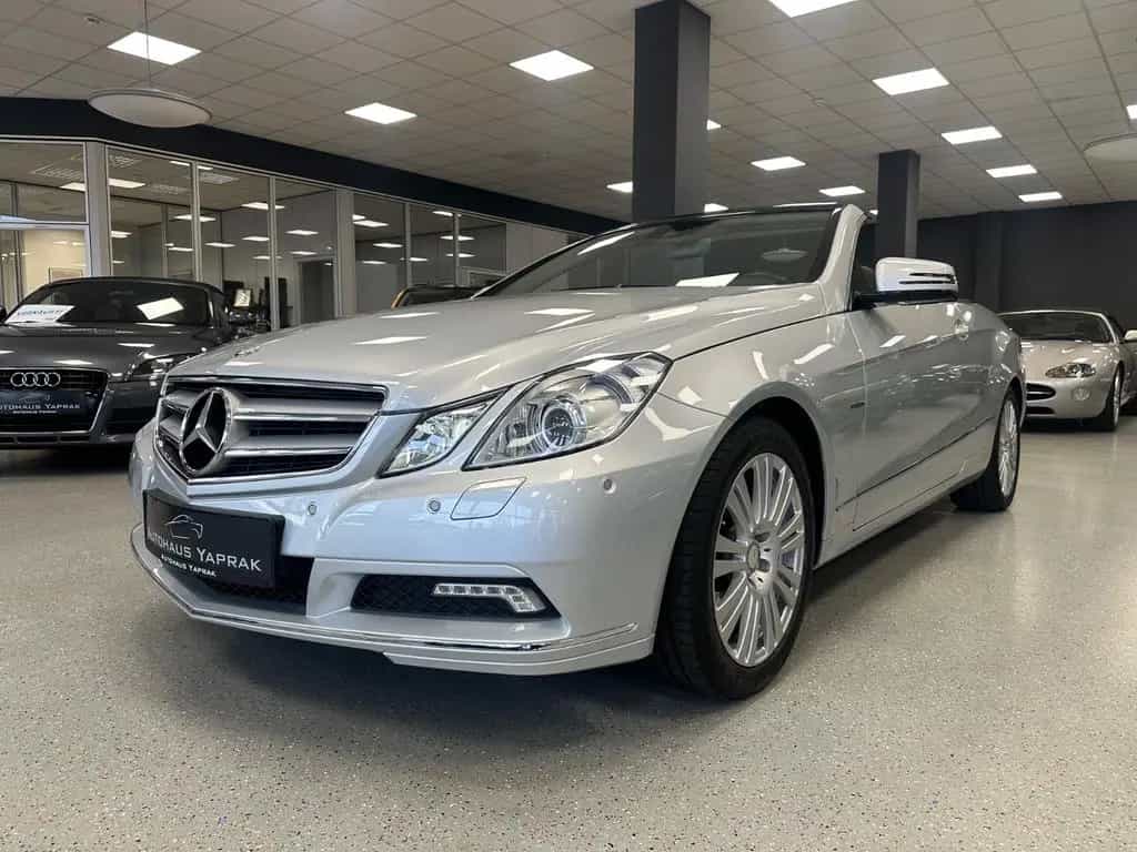 Mercedes-Benz E-Class 200 Cabrio CGI|52.842km|AHK|Aircap|Leder|Navi 10/2010-photo-4