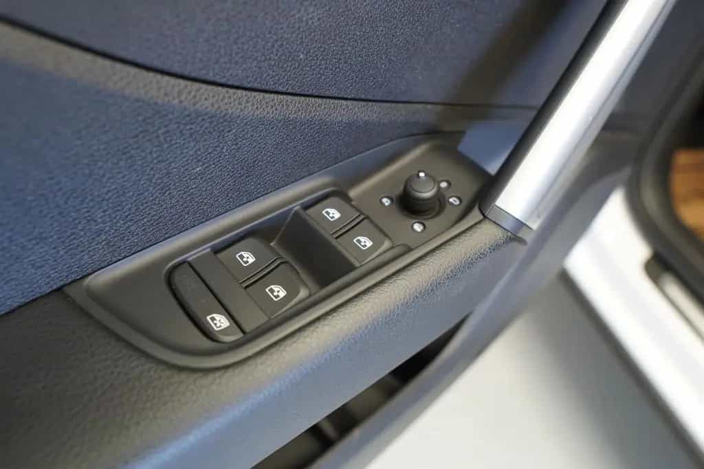Audi Q2 35 2.0 TDI "LED*DAB*R-KAM*SITZH" 02/2023-photo-13