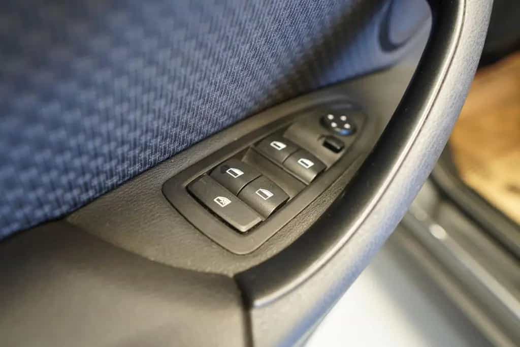 BMW X1 sDrive18i Aut. "Advantage" LED*SITZH*NAVI 12/2018-photo-13