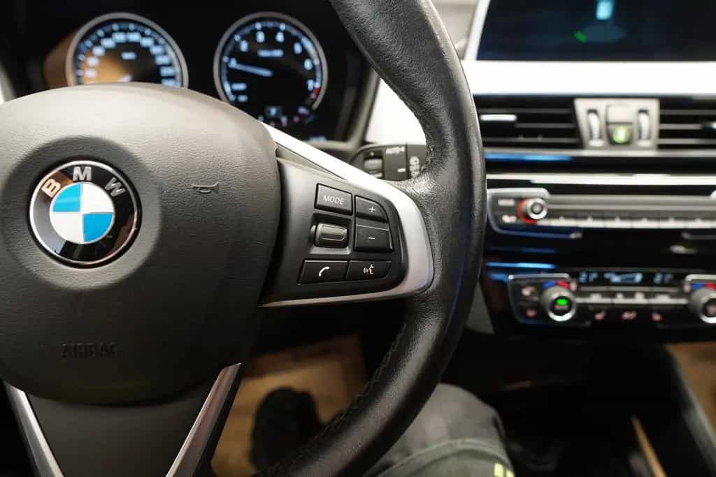 BMW X1 sDrive18i Aut. "Advantage" LED*SITZH*NAVI 12/2018-photo-24