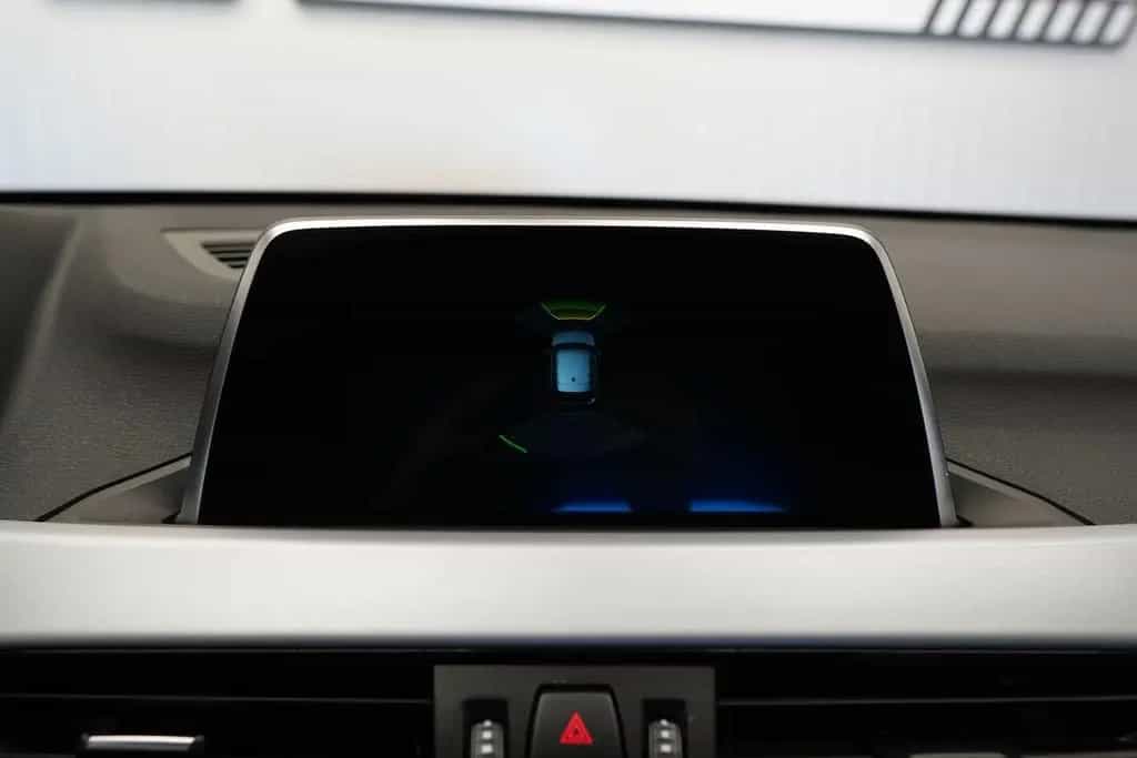 BMW X1 sDrive18i Aut. "Advantage" LED*SITZH*NAVI 12/2018-photo-28