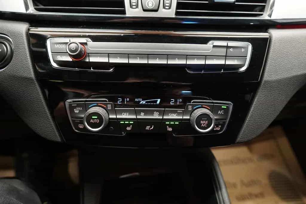 BMW X1 sDrive18i Aut. "Advantage" LED*SITZH*NAVI 12/2018-photo-31