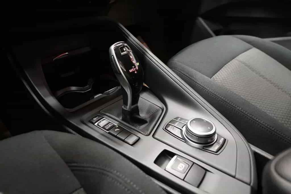 BMW X1 sDrive18i Aut. "Advantage" LED*SITZH*NAVI 12/2018-photo-32