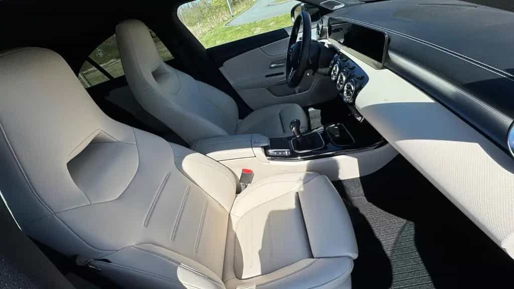 Mercedes-Benz CLA-Class 200 04/2021-photo-4