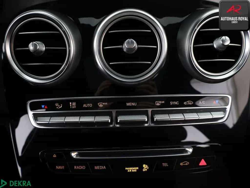 Mercedes-Benz GLC-Class 4M AMG NIGHT PANORAMA,BURMESTER,KAMERA 01/2018-photo-17