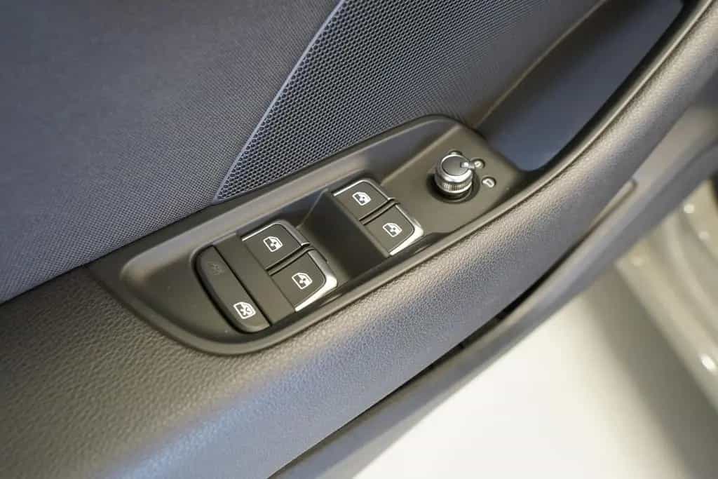 Audi A3 SB 30 TFSI "sport" LED*SITZ*ACC*NAVI*O-PAK 02/2020-photo-14