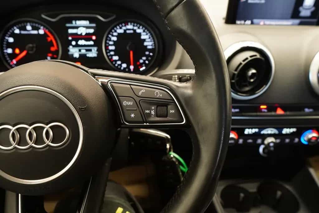 Audi A3 SB 30 TFSI "sport" LED*SITZ*ACC*NAVI*O-PAK 02/2020-photo-24
