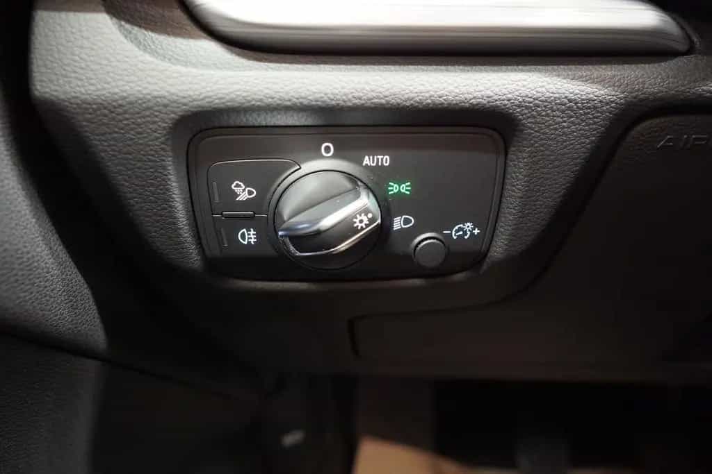 Audi A3 SB 30 TFSI "sport" LED*SITZ*ACC*NAVI*O-PAK 02/2020-photo-27