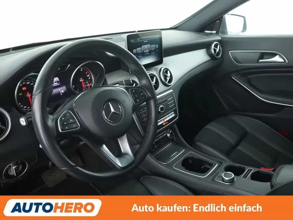 Mercedes-Benz CLA-Class 220 Shooting Brake 4Matic Urban Aut.*LED* 01/2017-photo-10