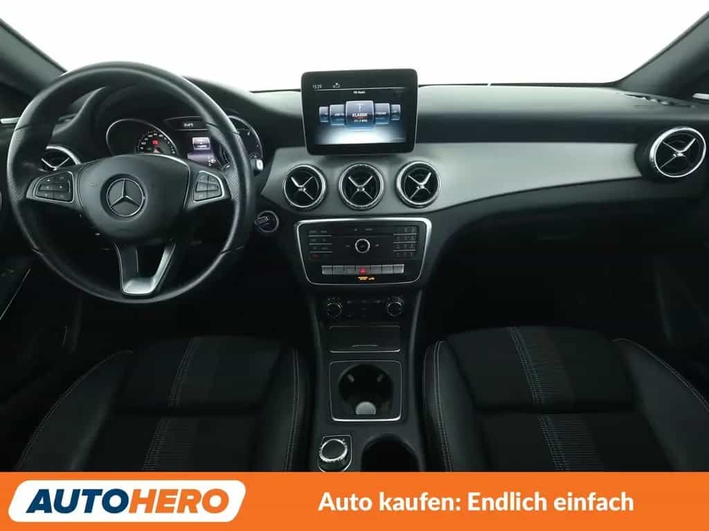 Mercedes-Benz CLA-Class 220 Shooting Brake 4Matic Urban Aut.*LED* 01/2017-photo-11
