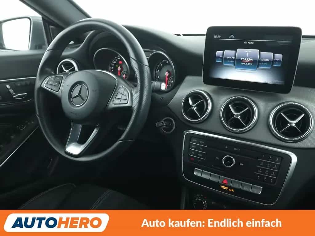 Mercedes-Benz CLA-Class 220 Shooting Brake 4Matic Urban Aut.*LED* 01/2017-photo-12