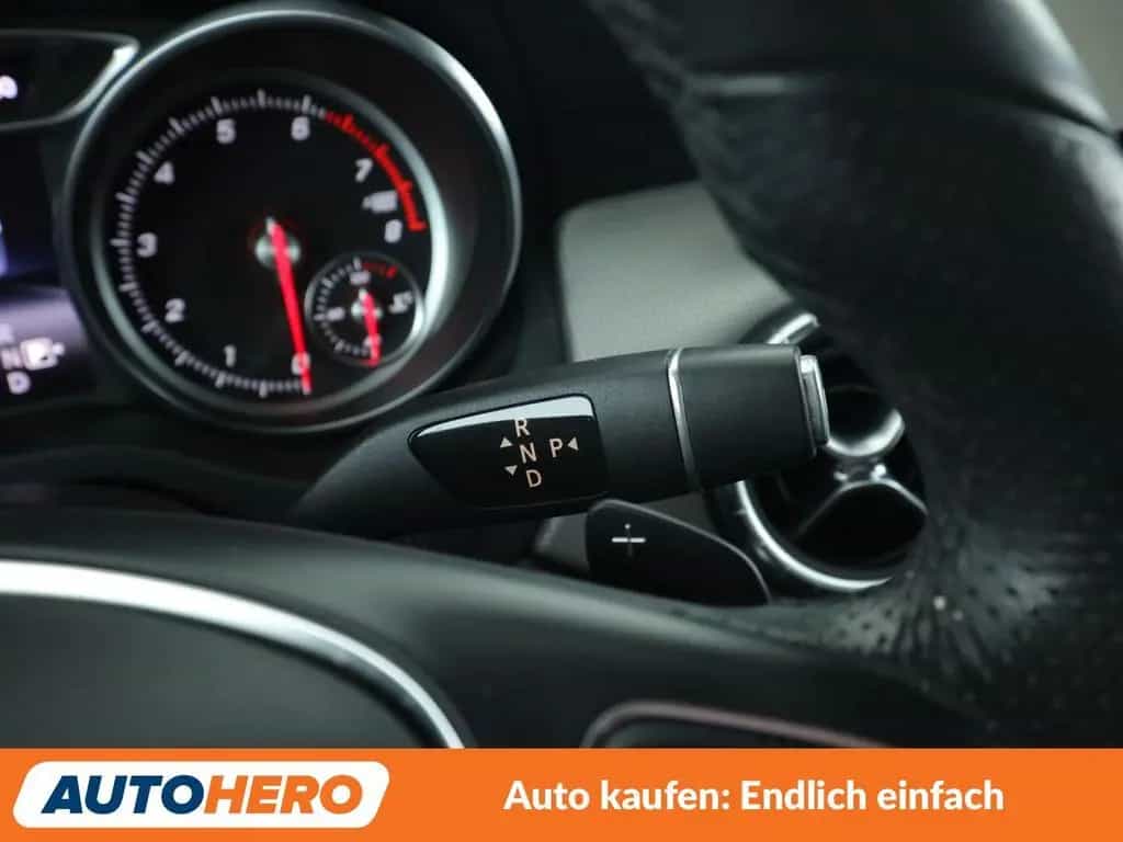 Mercedes-Benz CLA-Class 220 Shooting Brake 4Matic Urban Aut.*LED* 01/2017-photo-27