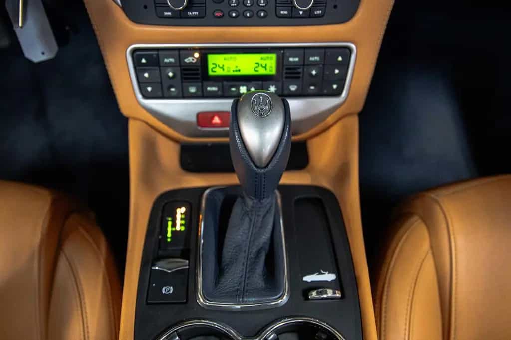 Maserati GranCabrio 4.7 V8 - Bose Surround - Park Assist 06/2010-photo-22