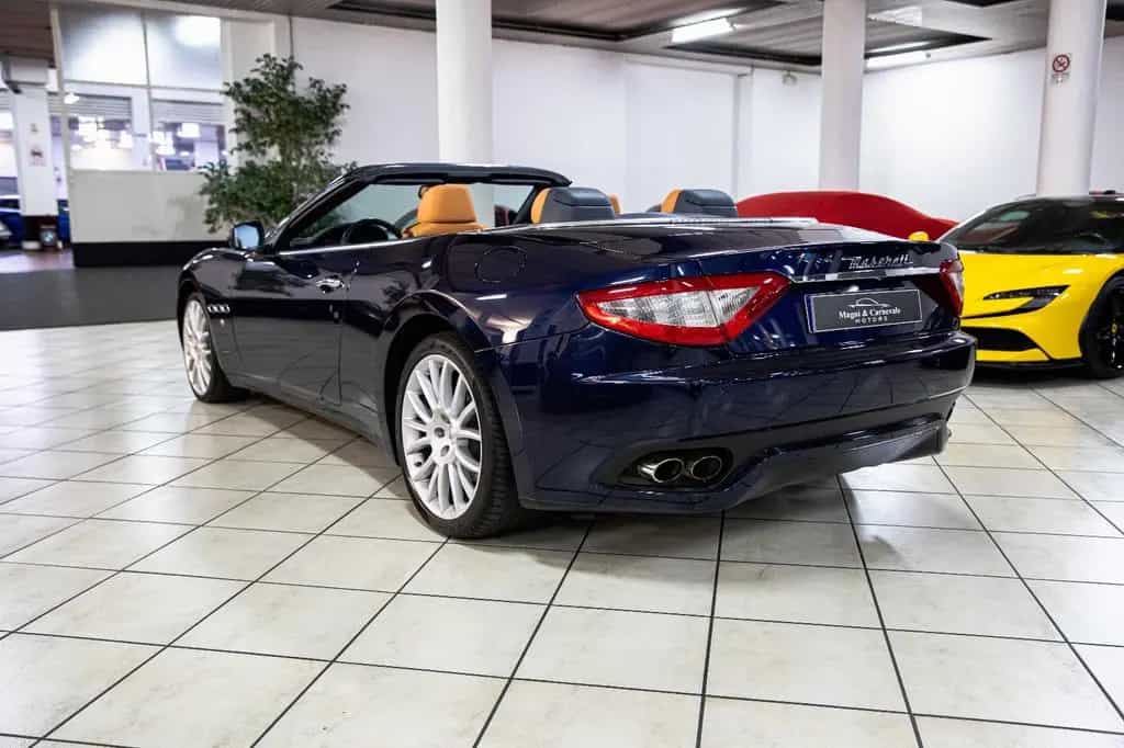 Maserati GranCabrio 4.7 V8 - Bose Surround - Park Assist 06/2010-photo-4