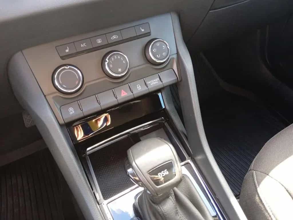 Skoda Karoq 1.5 TSI ACT Ambition AHK LED Sperrdiff. DA 11/2018-photo-17