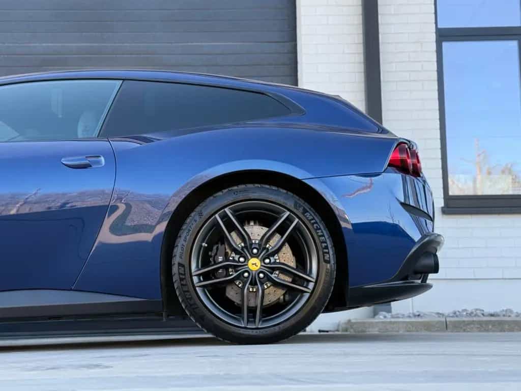Ferrari GTC4Lusso 6.3 V12 DCT 01/2017-photo-12