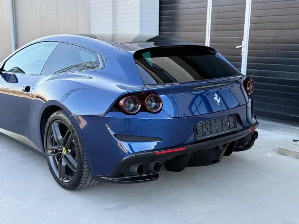 Ferrari GTC4Lusso 6.3 V12 DCT 01/2017-photo-14