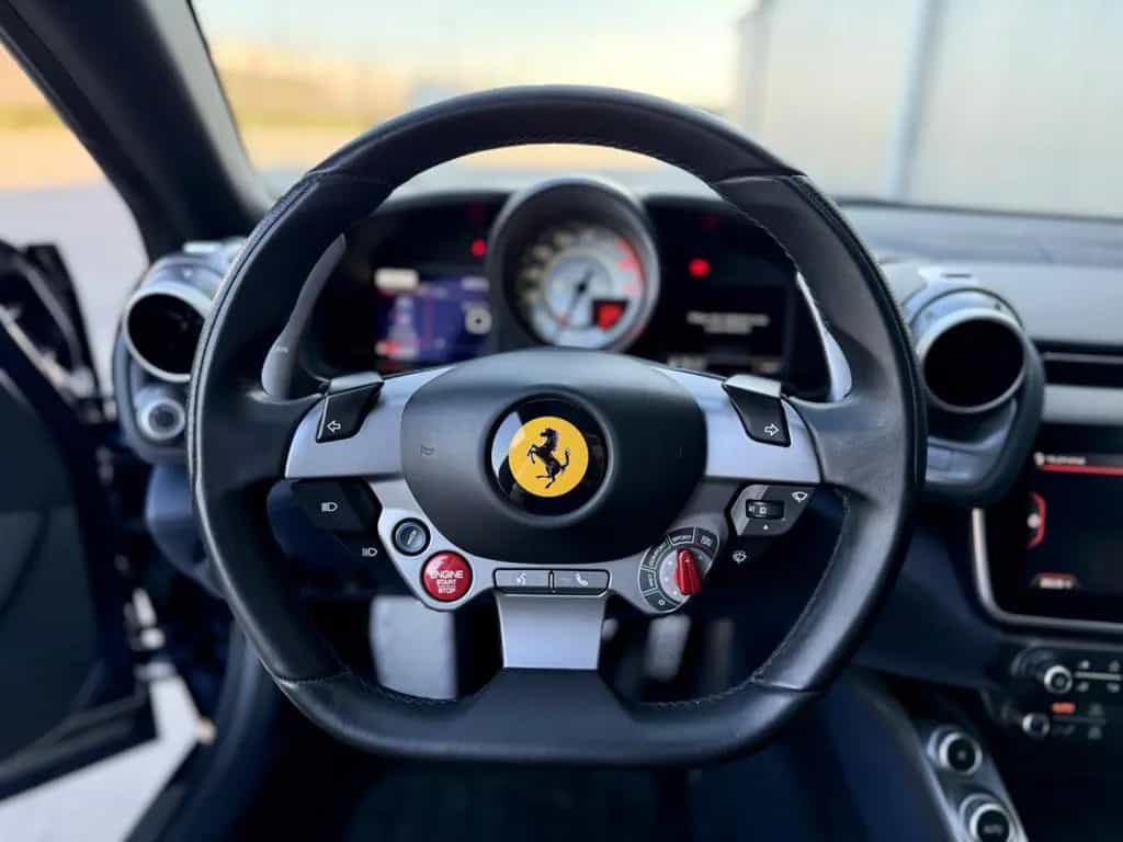 Ferrari GTC4Lusso 6.3 V12 DCT 01/2017-photo-17