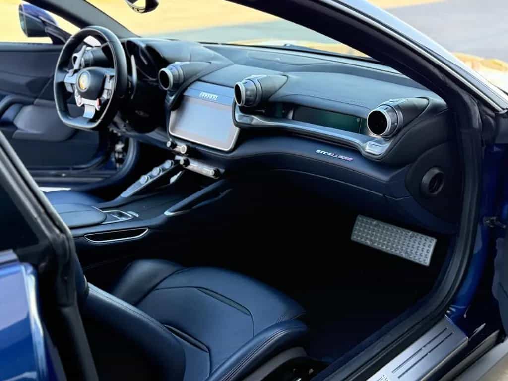 Ferrari GTC4Lusso 6.3 V12 DCT 01/2017-photo-20