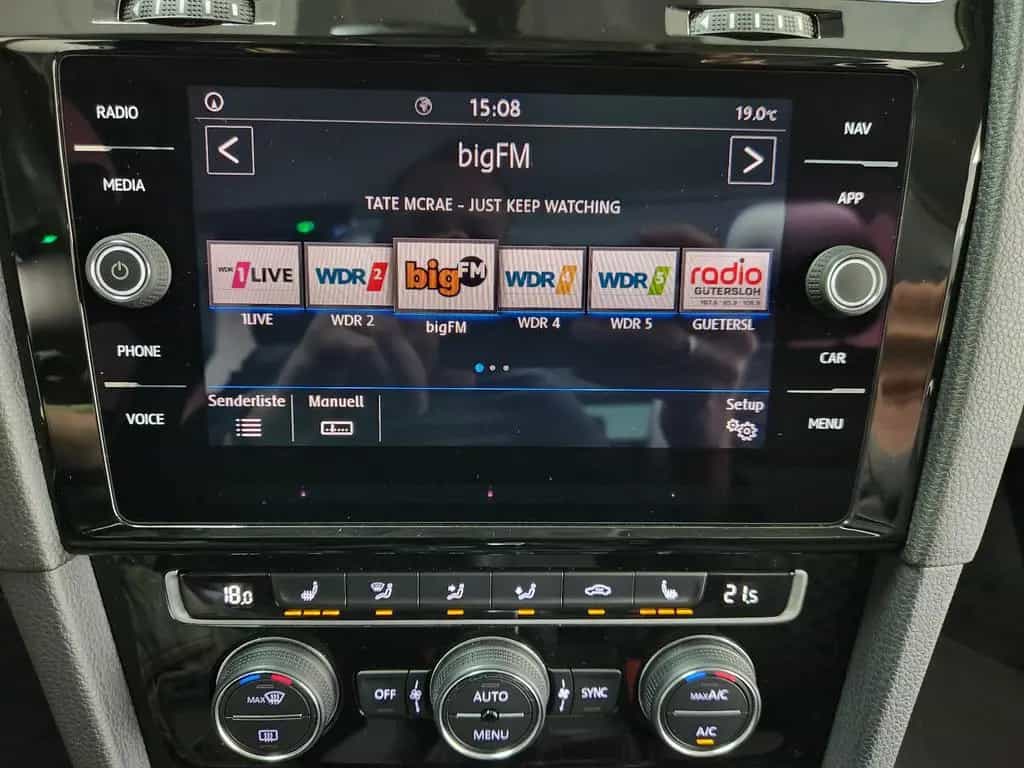 Volkswagen Golf Variant JOIN DSG ACC NAVI SHZ CarPlay M&S 04/2018-photo-15