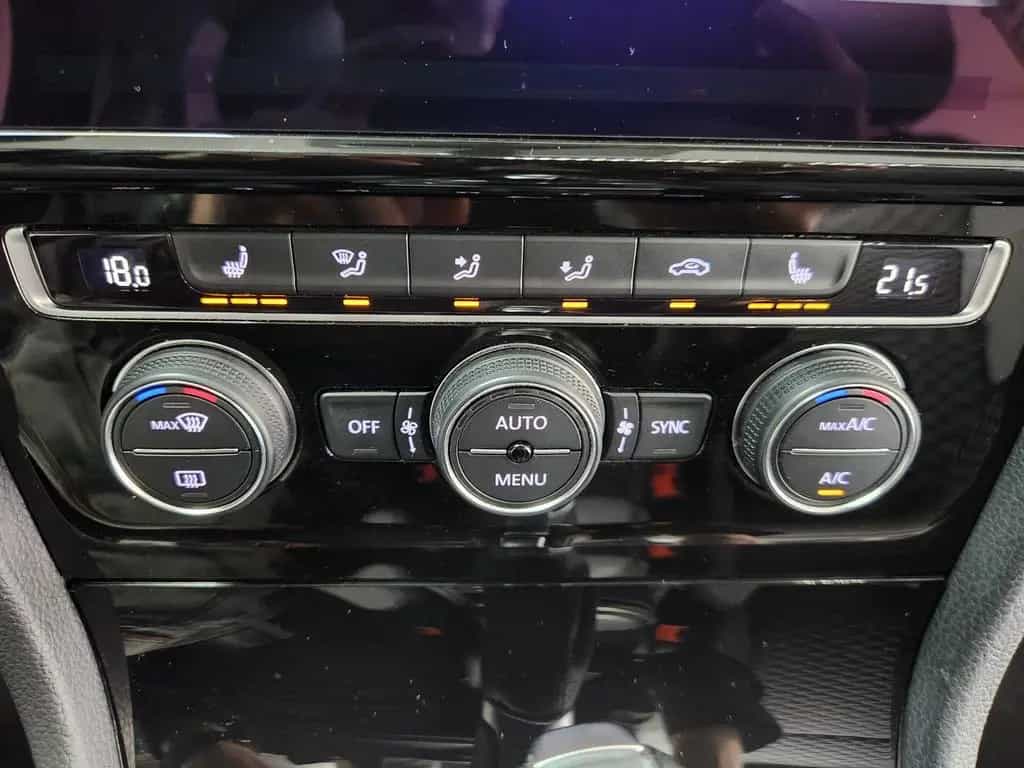 Volkswagen Golf Variant JOIN DSG ACC NAVI SHZ CarPlay M&S 04/2018-photo-23