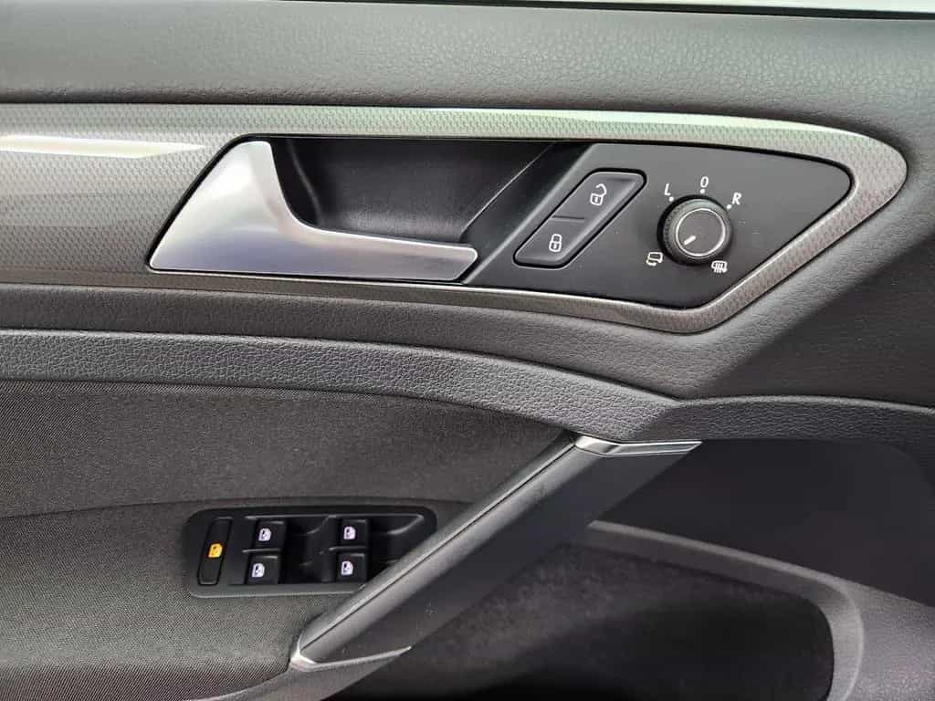 Volkswagen Golf Variant JOIN DSG ACC NAVI SHZ CarPlay M&S 04/2018-photo-25