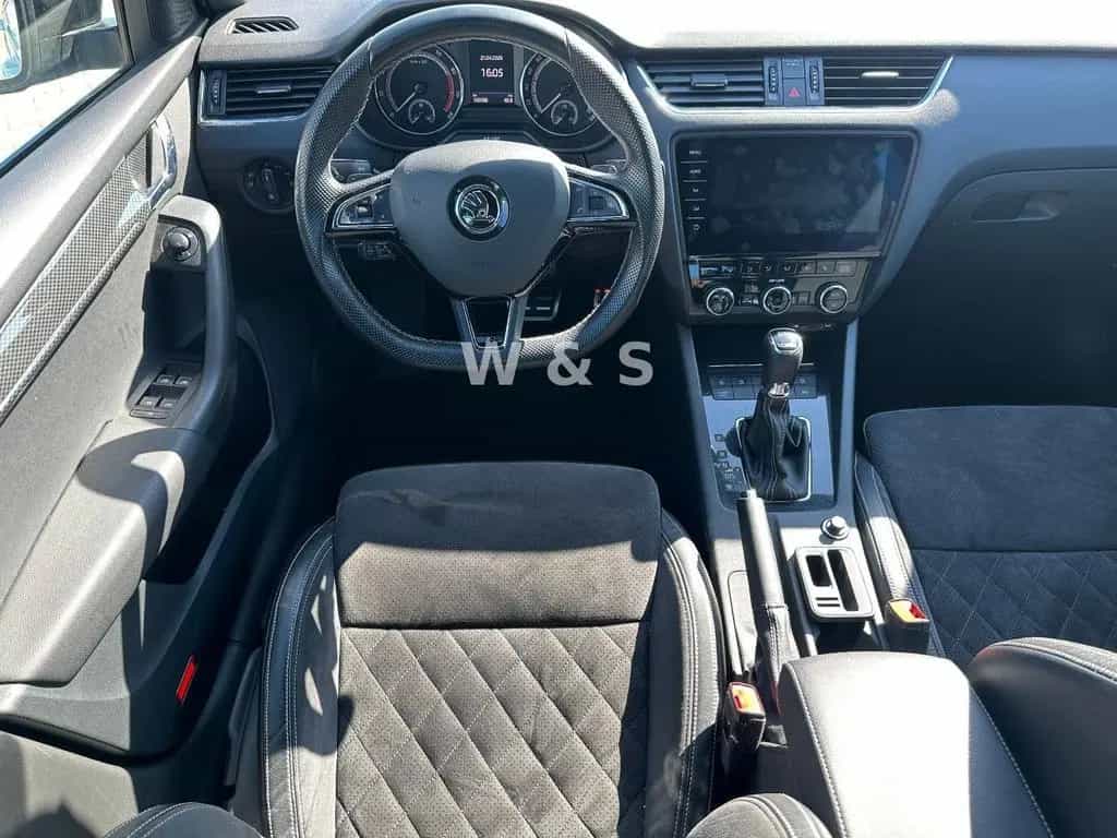 Skoda Octavia Combi RS*AHK*LED*APPLE-CAR* 09/2017-photo-17