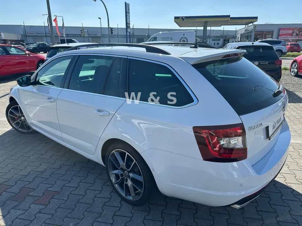 Skoda Octavia Combi RS*AHK*LED*APPLE-CAR* 09/2017-photo-2