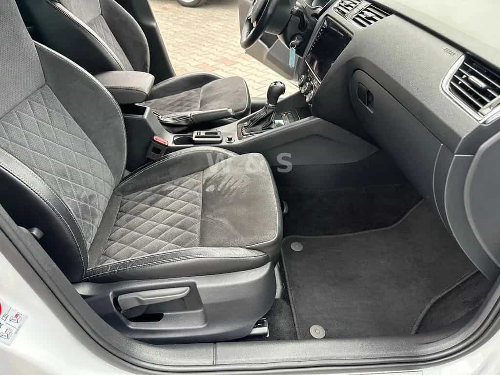 Skoda Octavia Combi RS*AHK*LED*APPLE-CAR* 09/2017-photo-24