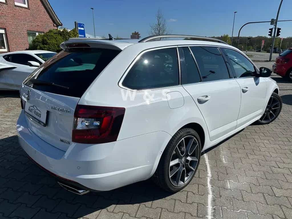Skoda Octavia Combi RS*AHK*LED*APPLE-CAR* 09/2017-photo-3