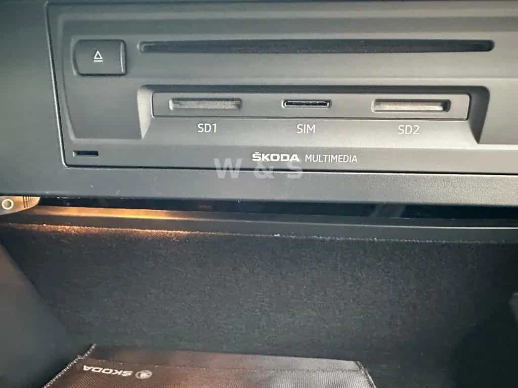 Skoda Octavia Combi RS*AHK*LED*APPLE-CAR* 09/2017-photo-32