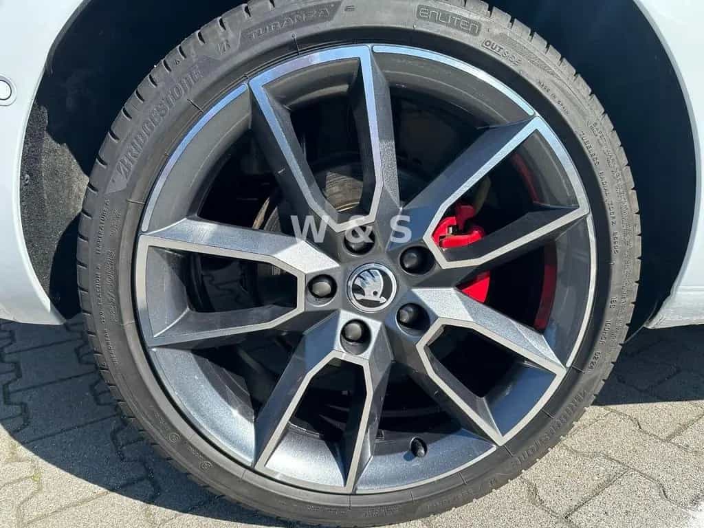 Skoda Octavia Combi RS*AHK*LED*APPLE-CAR* 09/2017-photo-36