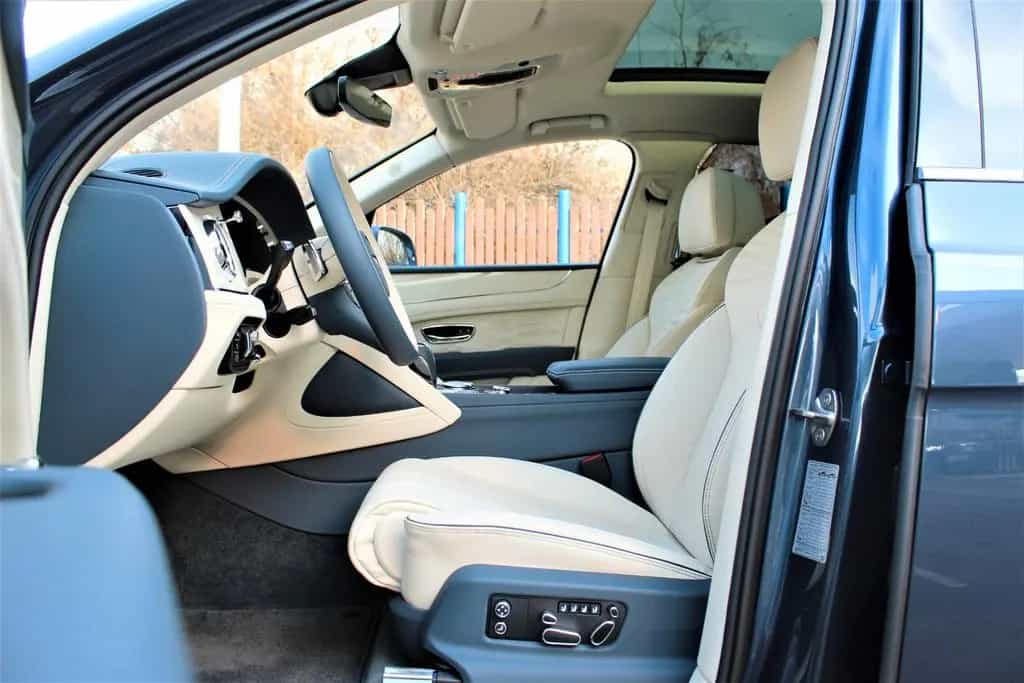 Bentley Bentayga 4.0 V8/ EWB / AZURE / FIRST EDITION / N 11/2022-photo-10