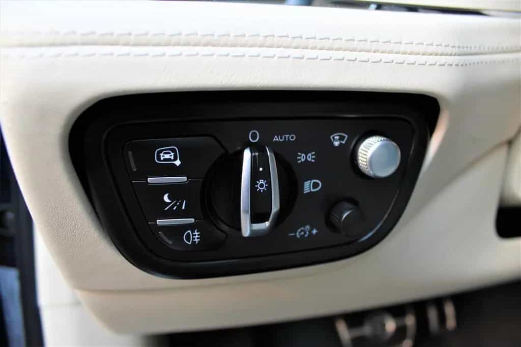 Bentley Bentayga 4.0 V8/ EWB / AZURE / FIRST EDITION / N 11/2022-photo-12