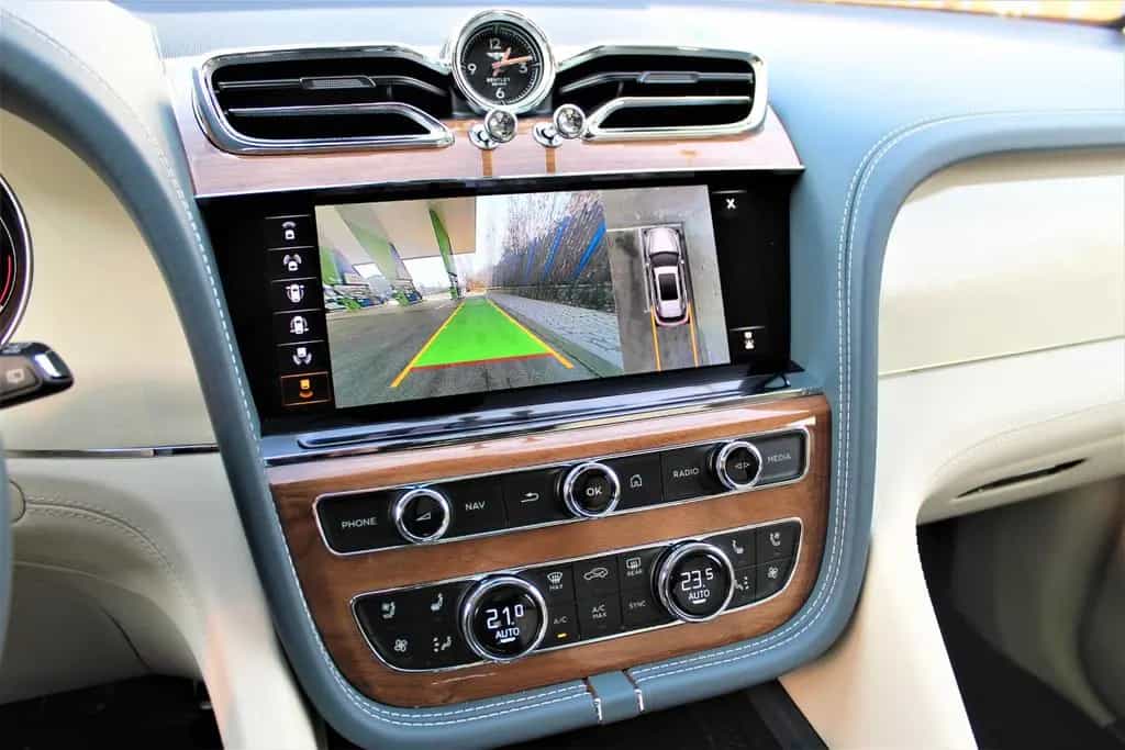 Bentley Bentayga 4.0 V8/ EWB / AZURE / FIRST EDITION / N 11/2022-photo-16